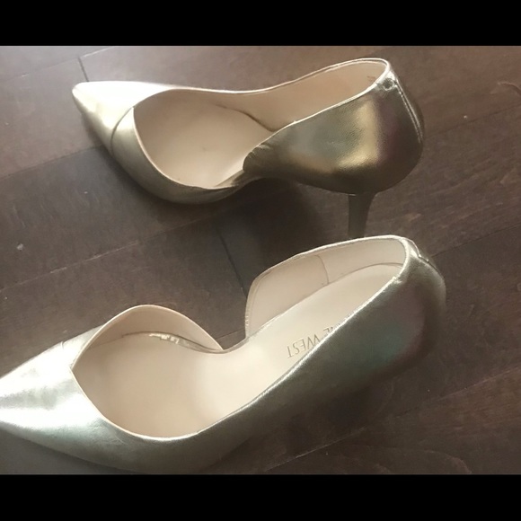 Nice ouest shoes gold with heels very good condition - Picture 4 of 5